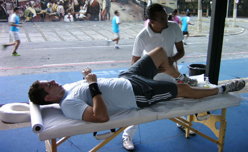Massagem num evento de corrida